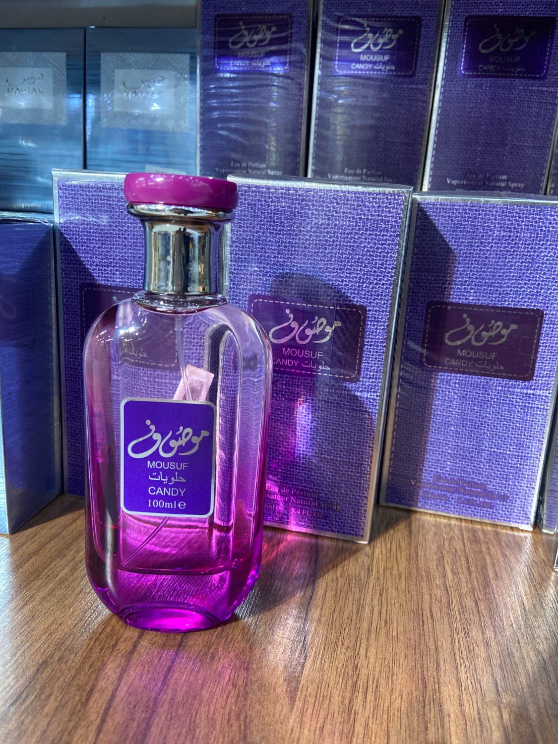 ادکلن موصوف candy حجم ۱۰۰ میل