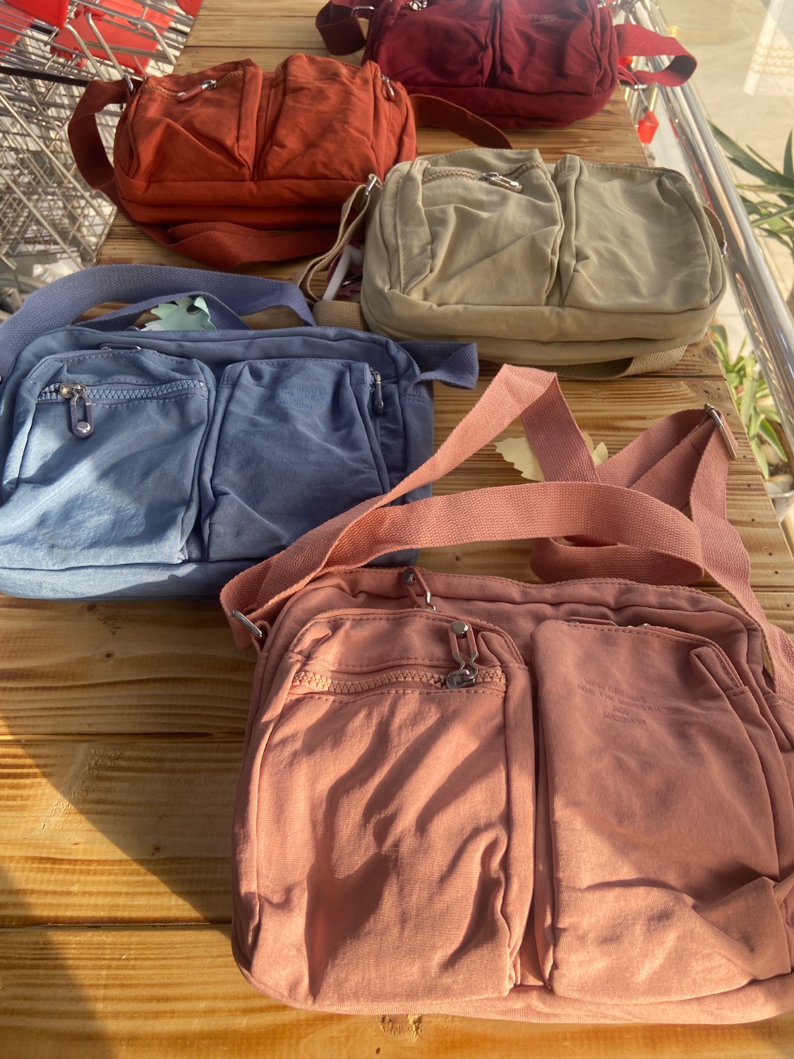 کیف زنانه وارداتی مدل چند جیب ۱