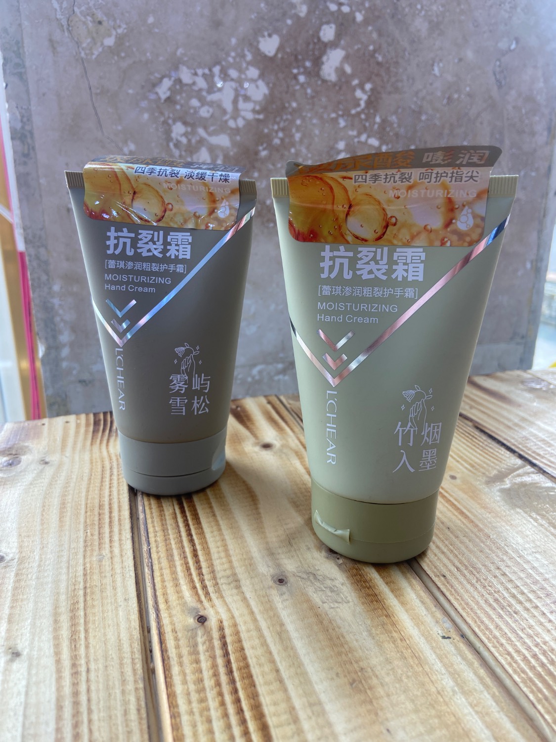 کرم مرطوب کننده گل کامیلیا